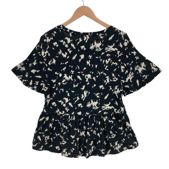 Gap Blouse Top Women Small Black White Geo Print Short Sleeve Round Neck Pleated - Picture 2 of 13